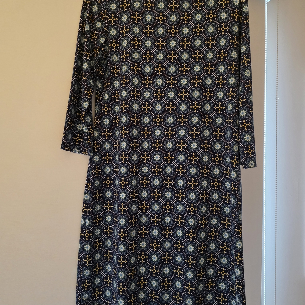Max Studio Black and Gold Geometric Dress